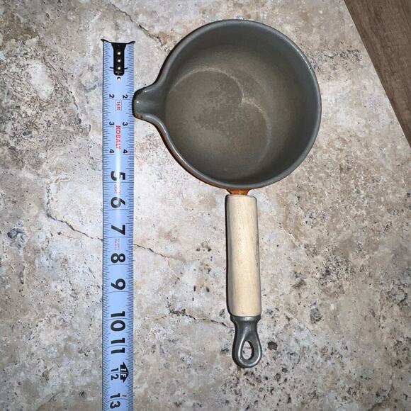 Vintage Le Creuset #14 cm Flame Orange Enamel Cast Iron Saucepan w/ Wood Handle - Picture 12 of 13